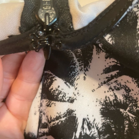 NWT Guess | Palm Tree Mix Scuba Sleeveless Bodycon Dress | XS - Picture 8 of 9